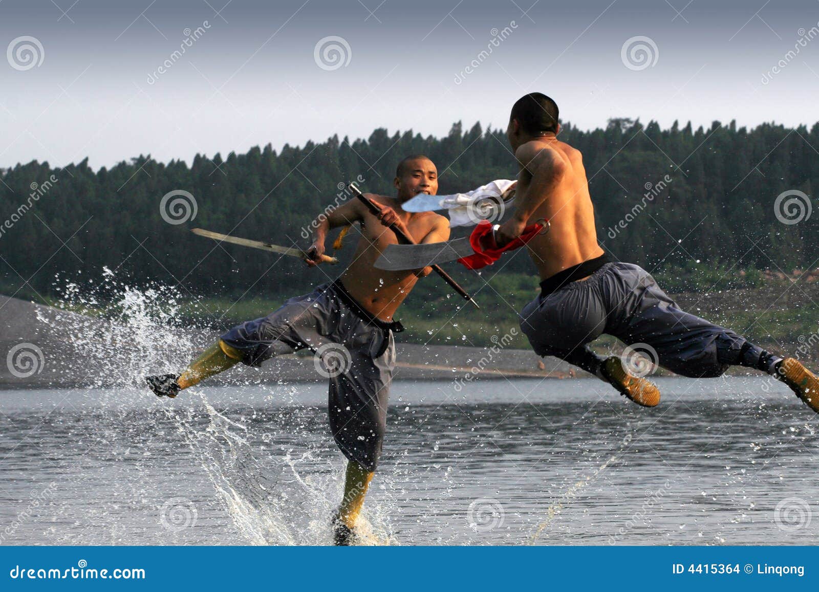 Kung chinois Fu photo stock. Image du pouvoir, combat 4415364