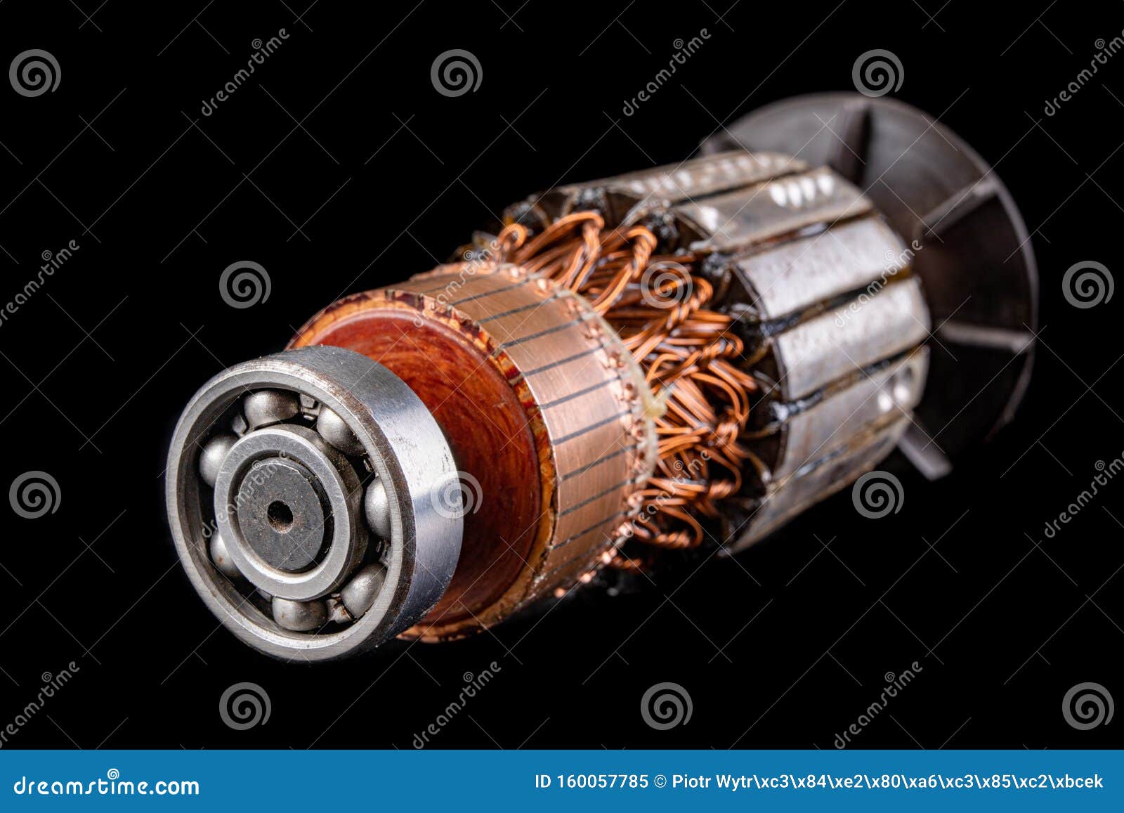 https://thumbs.dreamstime.com/z/kupfer-elektromotor-wicklung-elektrischer-mechanikrotor-dunkler-hintergrund-spule-elektrische-energie-elektromagnet-engineering-160057785.jpg