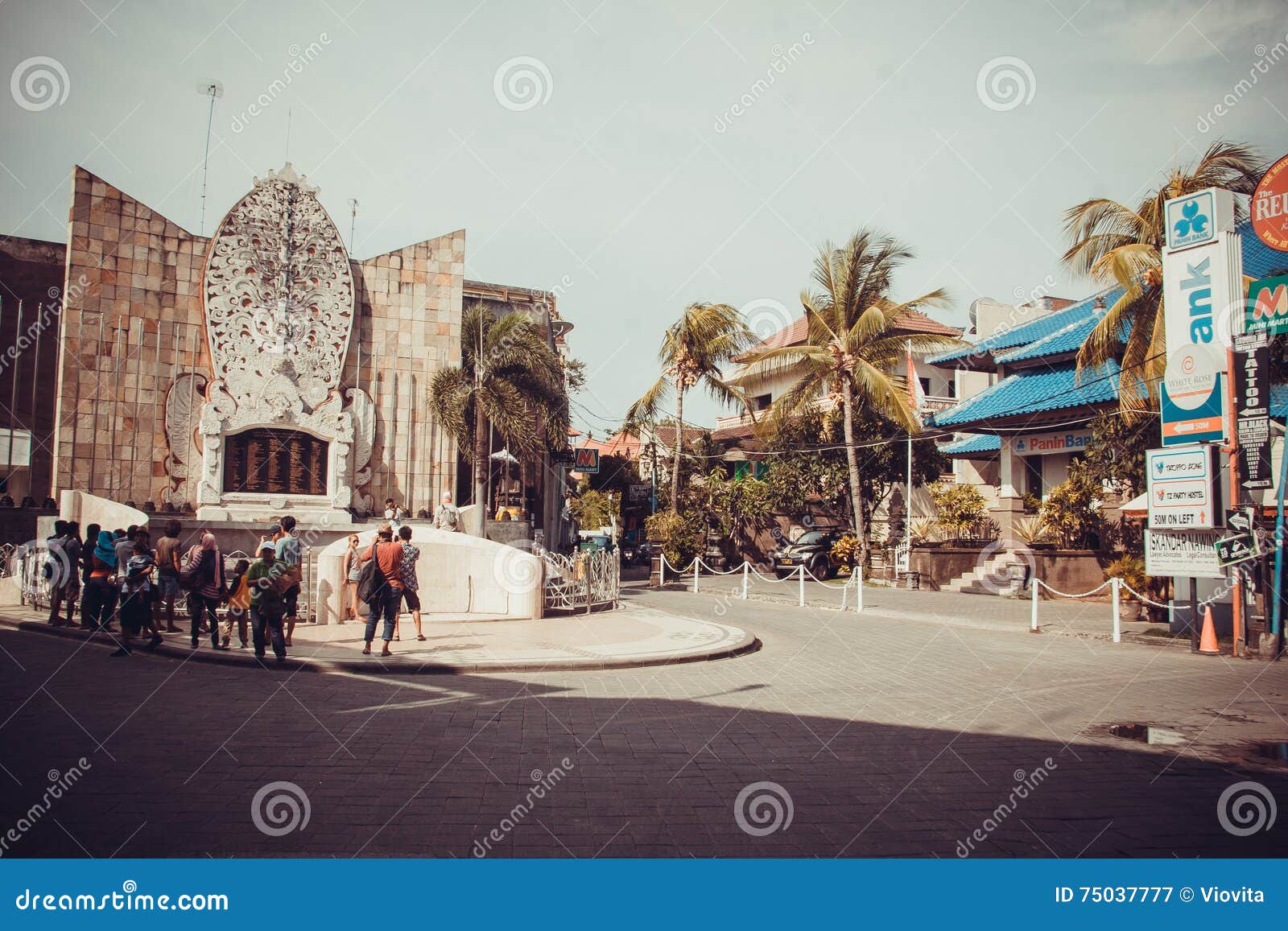 Kuta streets editorial photography. Image of nasi, hindu - 75037777