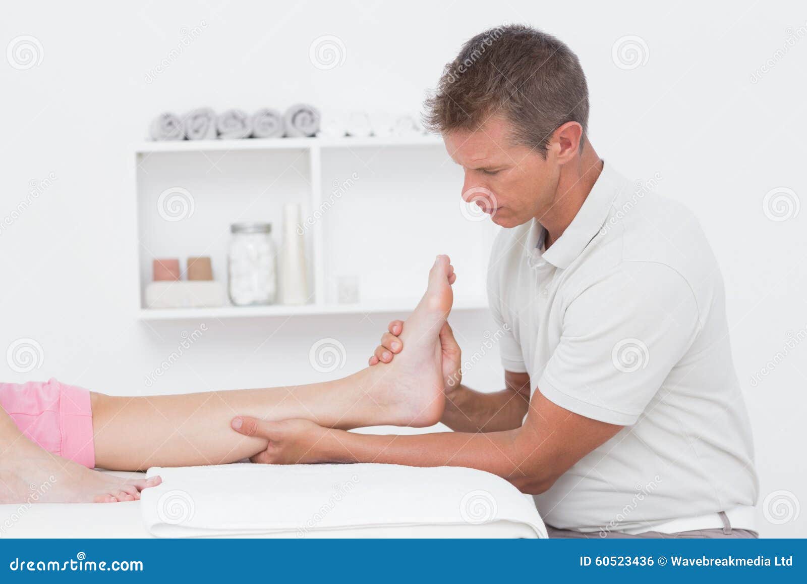 Делай маме массаж ног