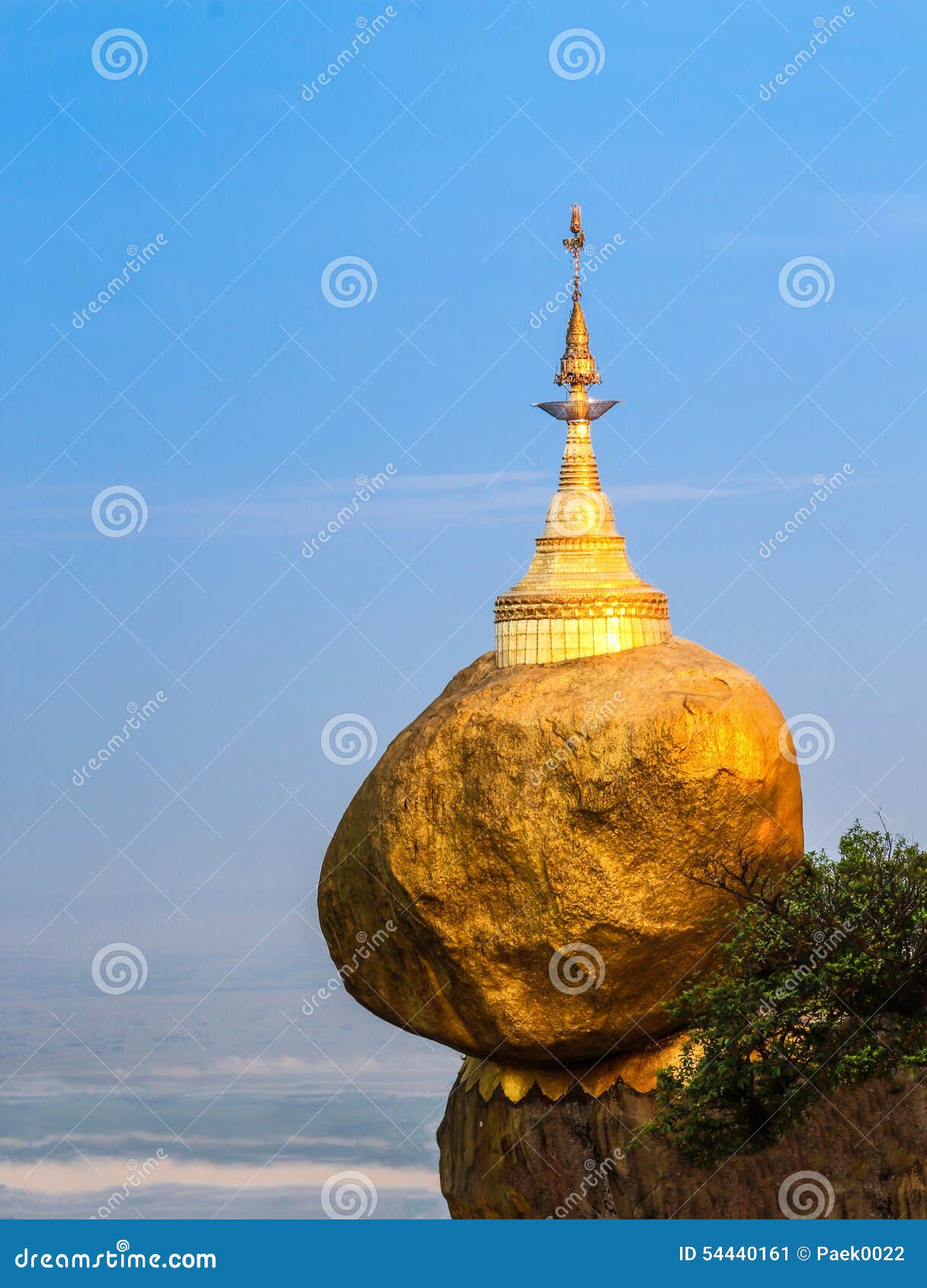 kyaiktiyo pagoda