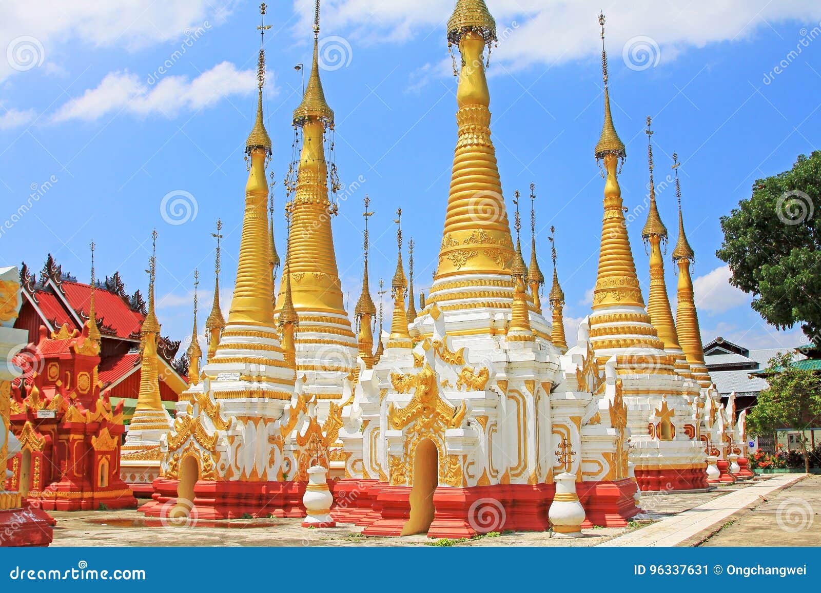 kyauk phyu gyi pagoda, nyaungshwe, myanmar