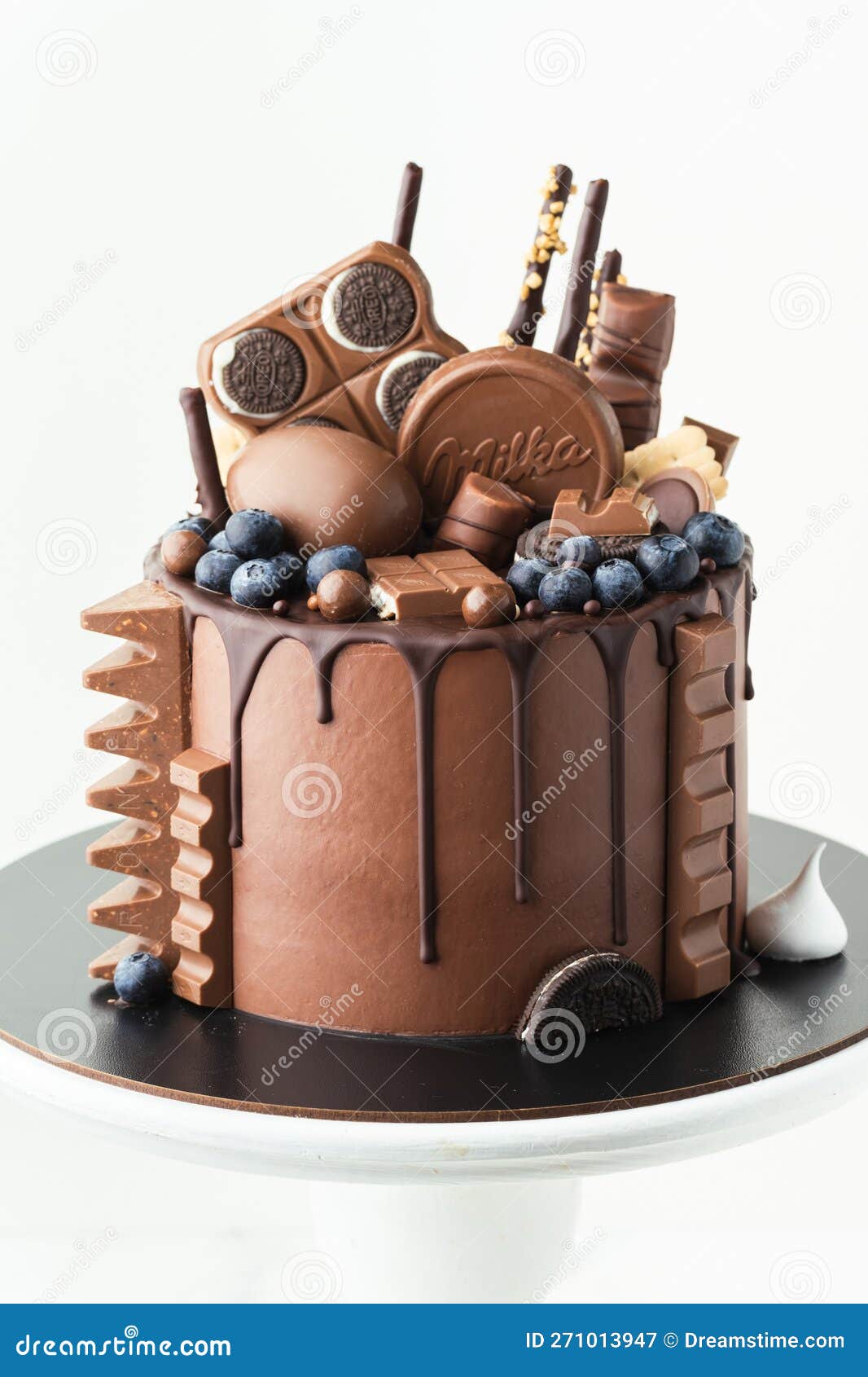 Egg-Shaped Birthday Cake - CakeCentral.com