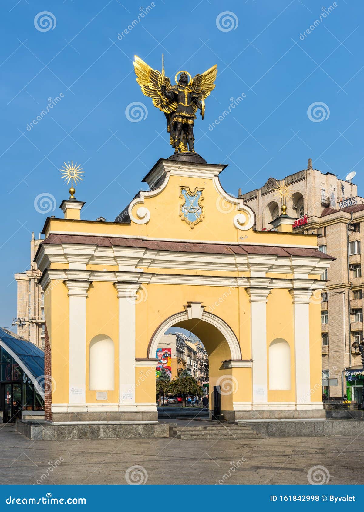 Independence Square Maidan Nezalezhnosti with Lyadsky Gate and Gold plated bronze statue of Archangel Michael