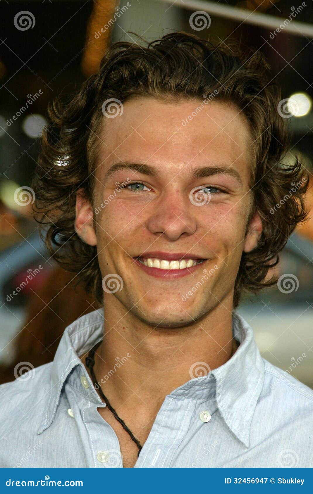 Kyle Schmid στη παγκόσμια πρεμιέρα Warner Bros. «Η αδελφότητα των διακινούμενων εσωρούχων» στο κινεζικό θέατρο, Hollywood, ασβέστιο 05-31-05