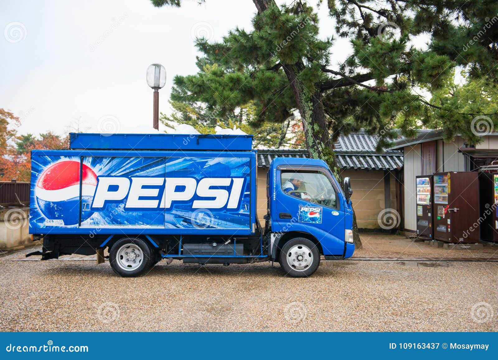NEW RED  Style Pepsi Cases on a Plastic Pepsi Truck with hand cart 