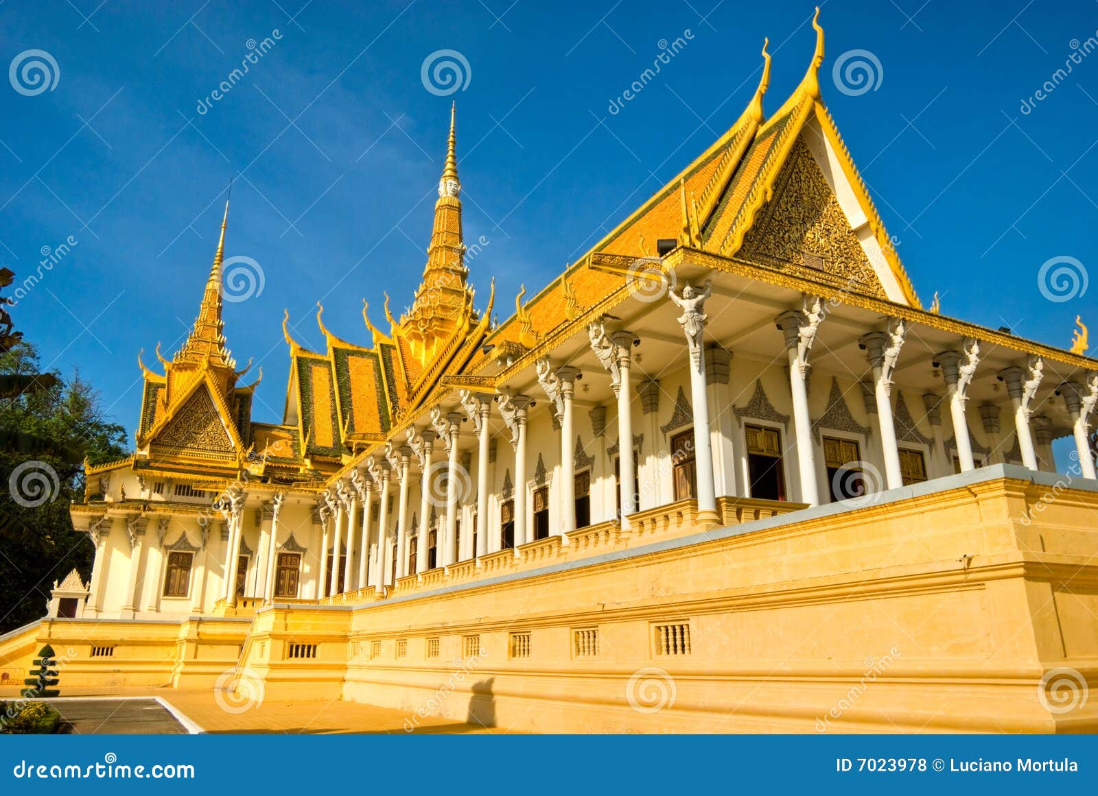 Königlicher Palast in Pnom Penh, Kambodscha. Königlicher Palast in Pnom Penh vor Sonnenuntergang, Kambodscha.