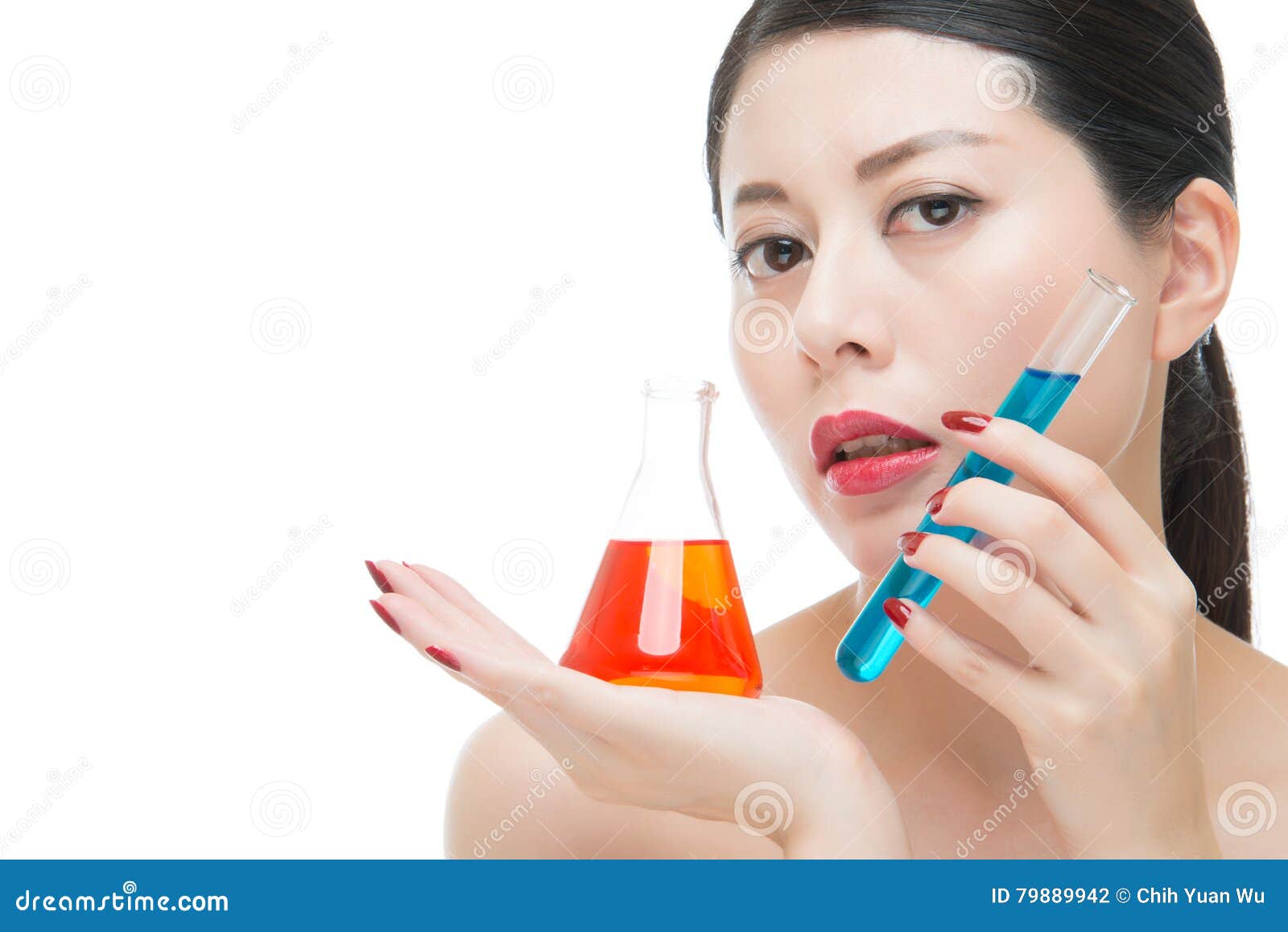 Líquido Asiático Del Cosmético Del Maquillaje De La Química De La Mezcla De La Mujer De La Belleza De La Moda Foto de archivo - Imagen de cara, piel: 79889942 Líquido Asiático Del Cosmético Del Maquillaje De La Química De La Mezcla De La Mujer De La Belleza De La Moda Foto de archivo - Imagen de cara, piel: 79889942