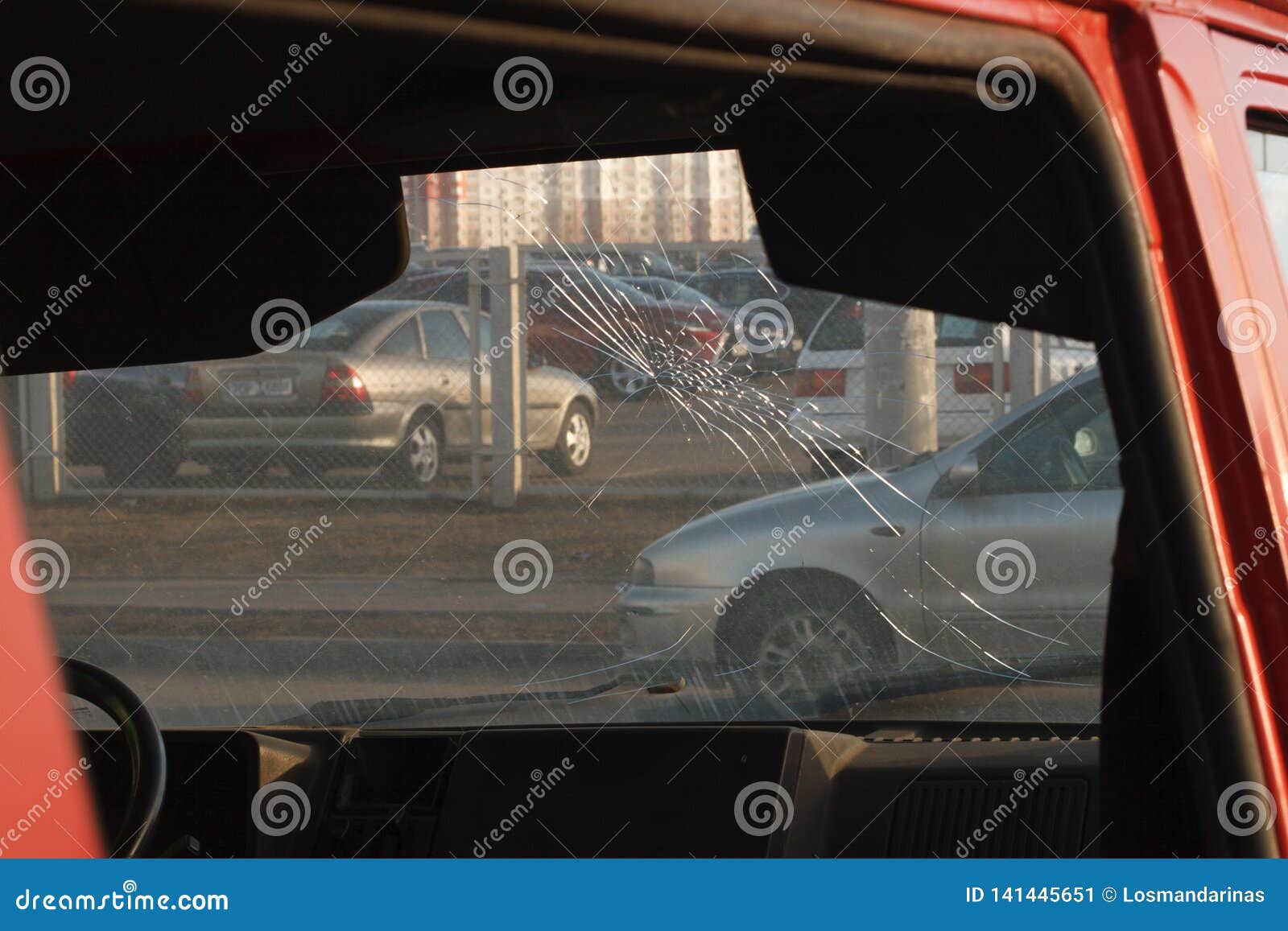 Le Pare-brise Cassé Dans Un Accident De Voiture. Concept D