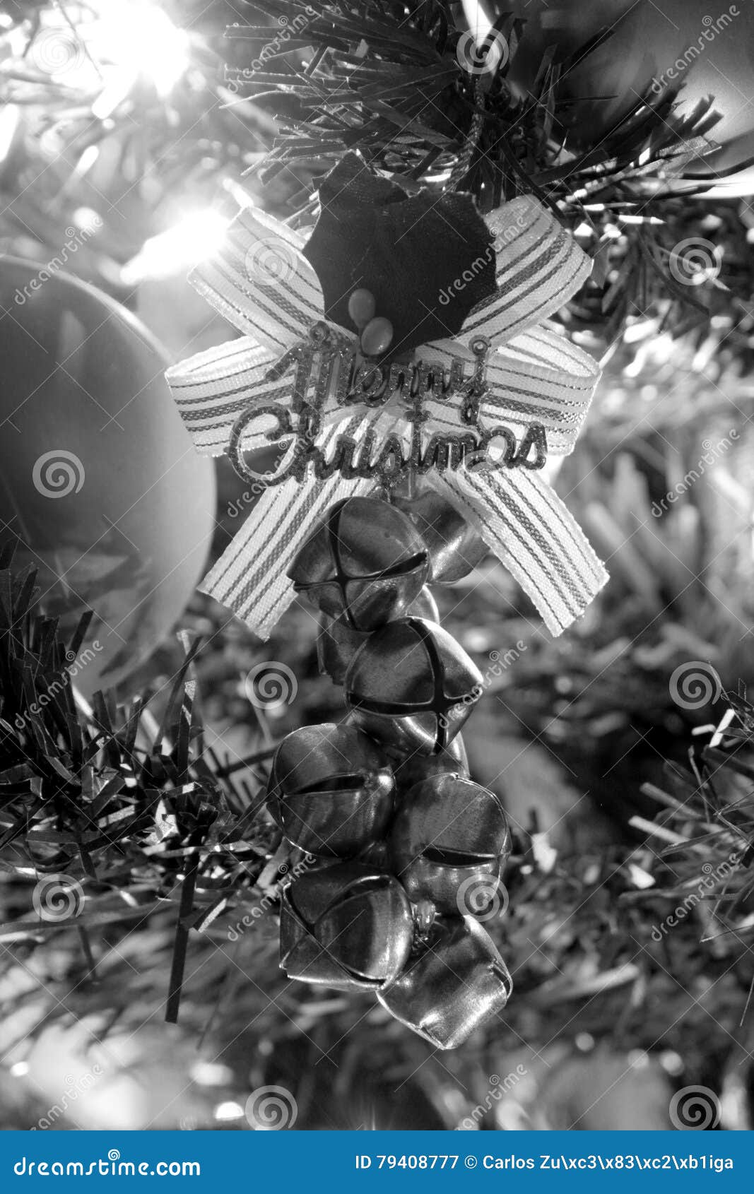 Foto Di Natale In Bianco E Nero.L Albero Di Natale Orna In Bianco E Nero Immagine Stock Immagine Di Colorato Decorazione 79408777