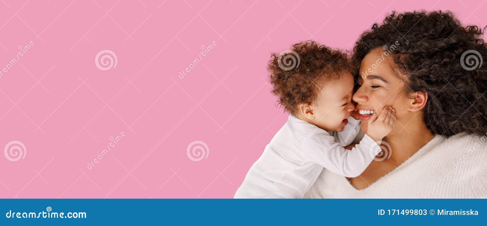 L Amour D Une Mere Et D Un Bebe La Famille A La Maison Mode De Vie Image Stock Image Du Adorable Attrayant