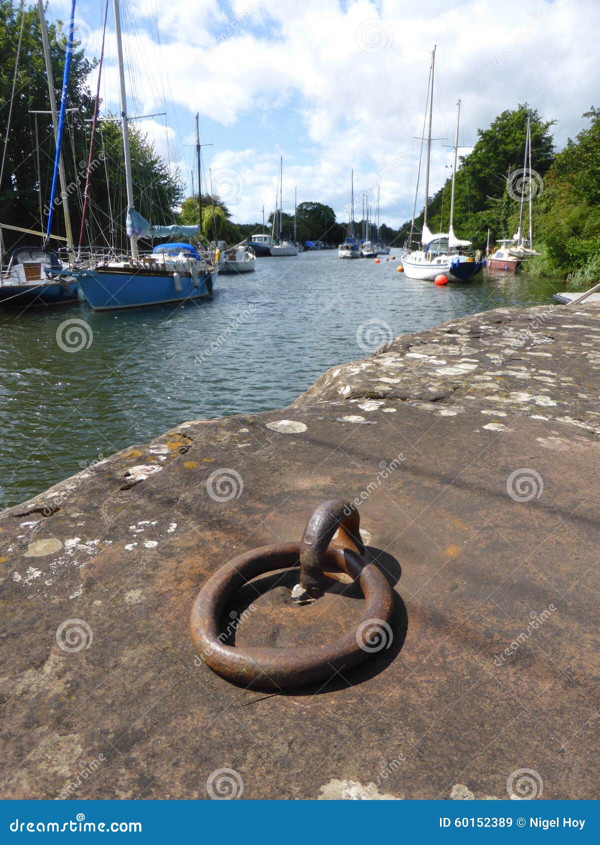 L'anneau d'amarrage. Yachts dans le port de Lydney, forêt de doyen, Angleterre