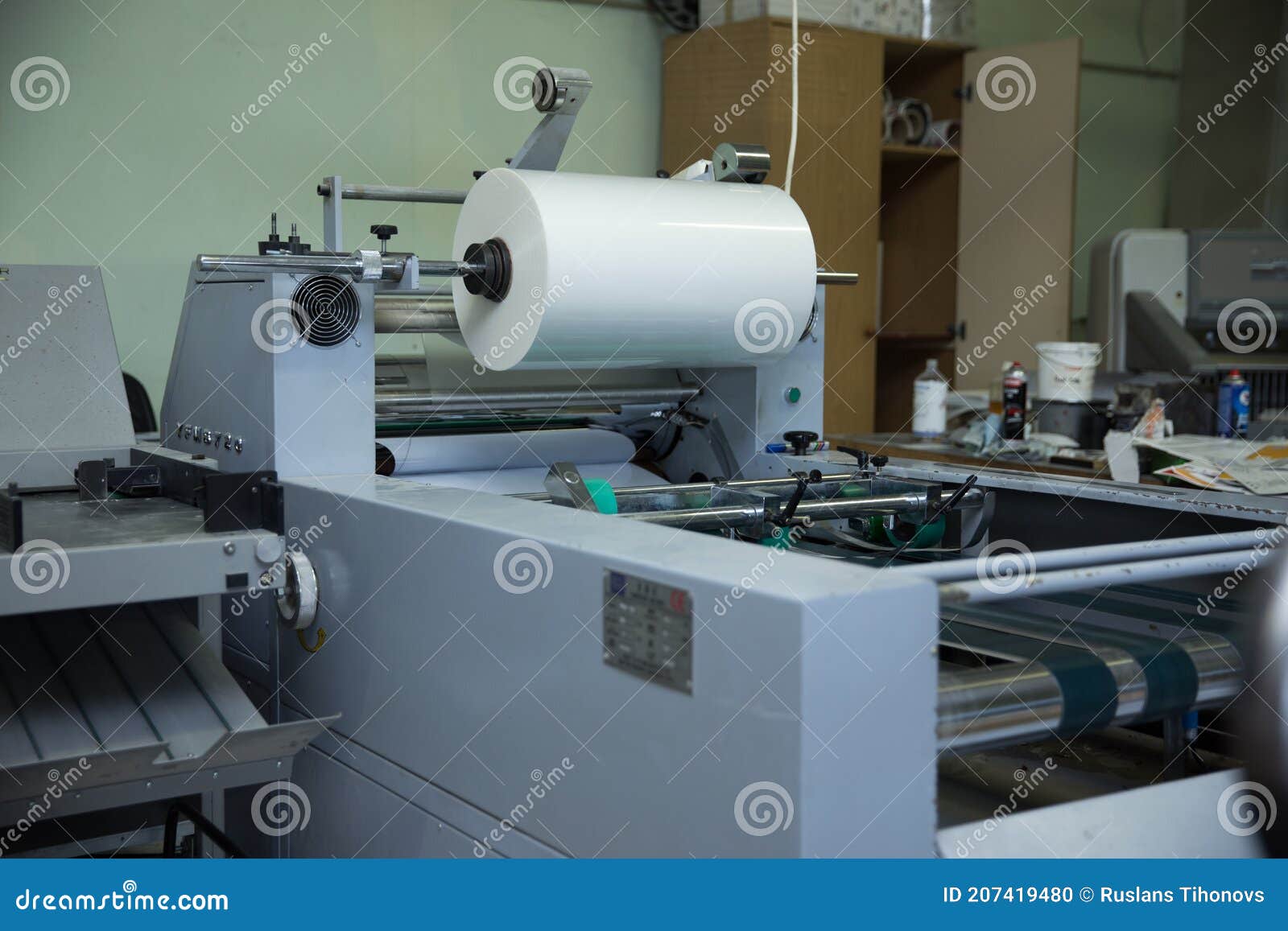 L'image D'une Machine De Laminage Photo stock - Image du couleur