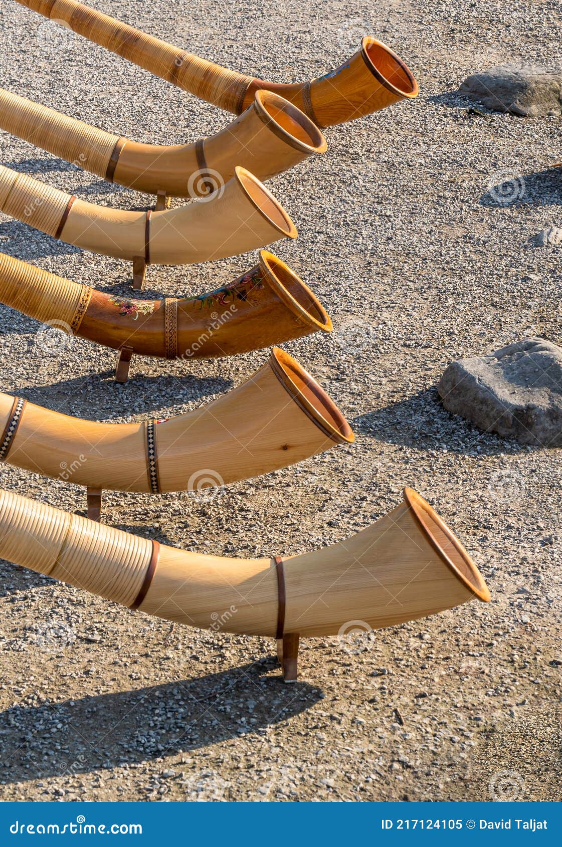 L'instrument De Musique Alphorn Ou Alpenhorn Ou Corne Alpine Image stock -  Image du ensemble, tradition: 217124105