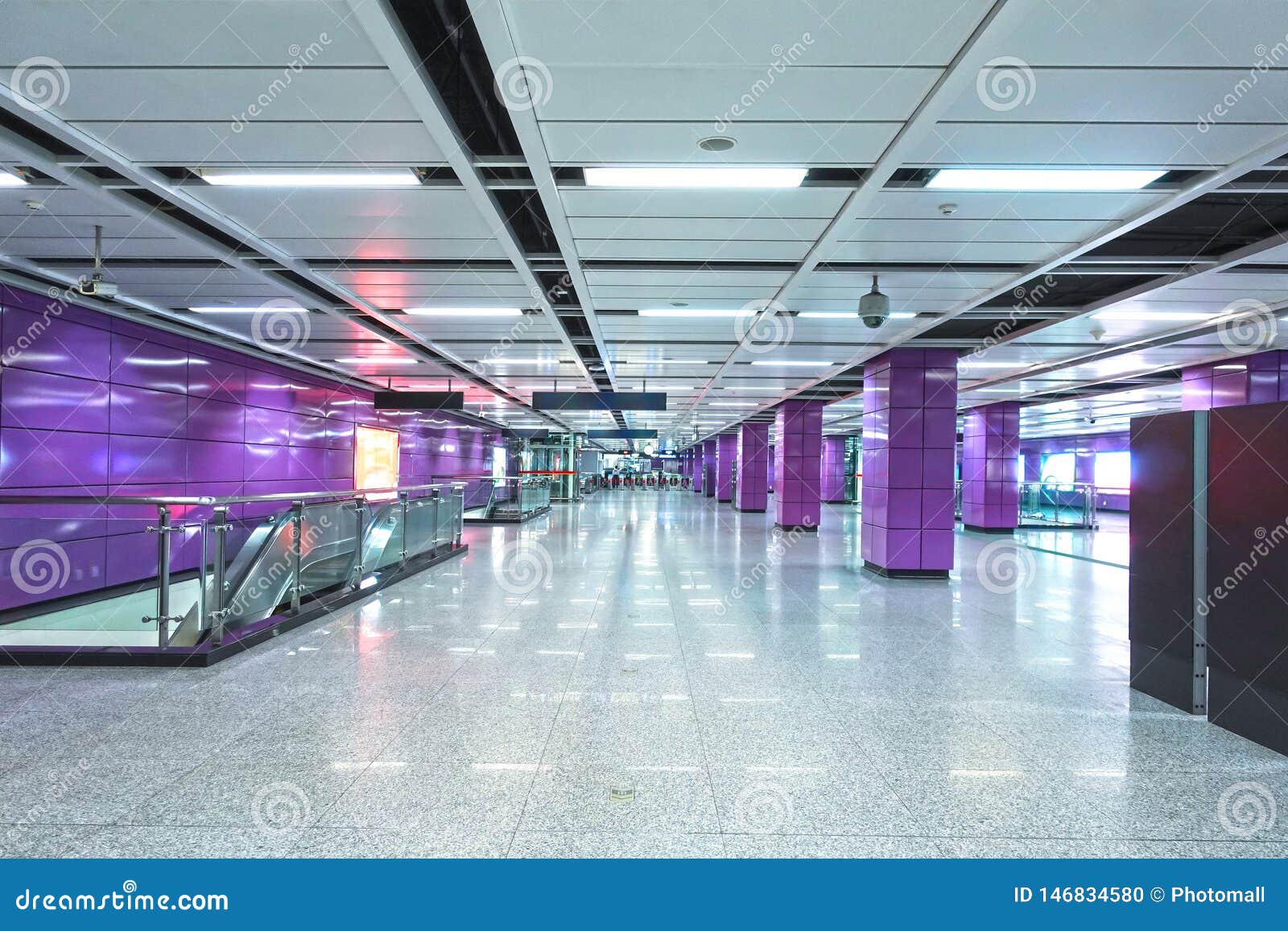 L Interno Della Costruzione Commerciale Dell Architettura Moderna Ha Condotto Il Sistema Di Illuminazione Fotografia Stock Immagine Di Interno Cinematografo