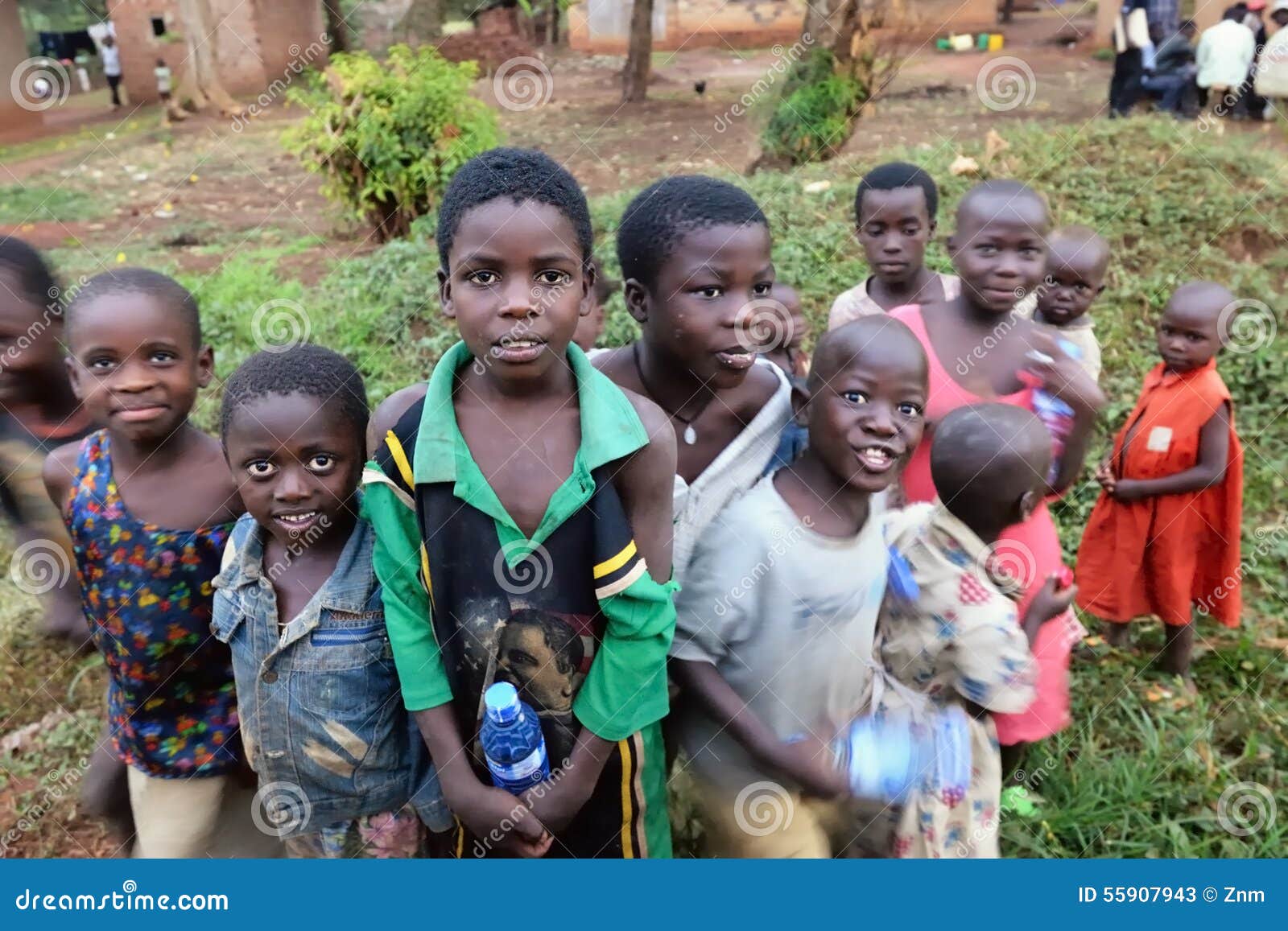 L'ouganda Enfants Africains Photo stock éditorial - Image du portique,  pauvreté: 55907943