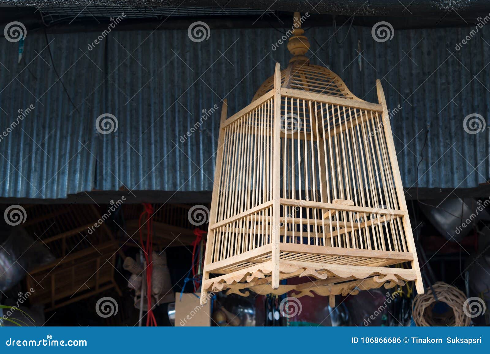 La Belle Cage à Oiseaux Faite Main Den Bois En Bambou En