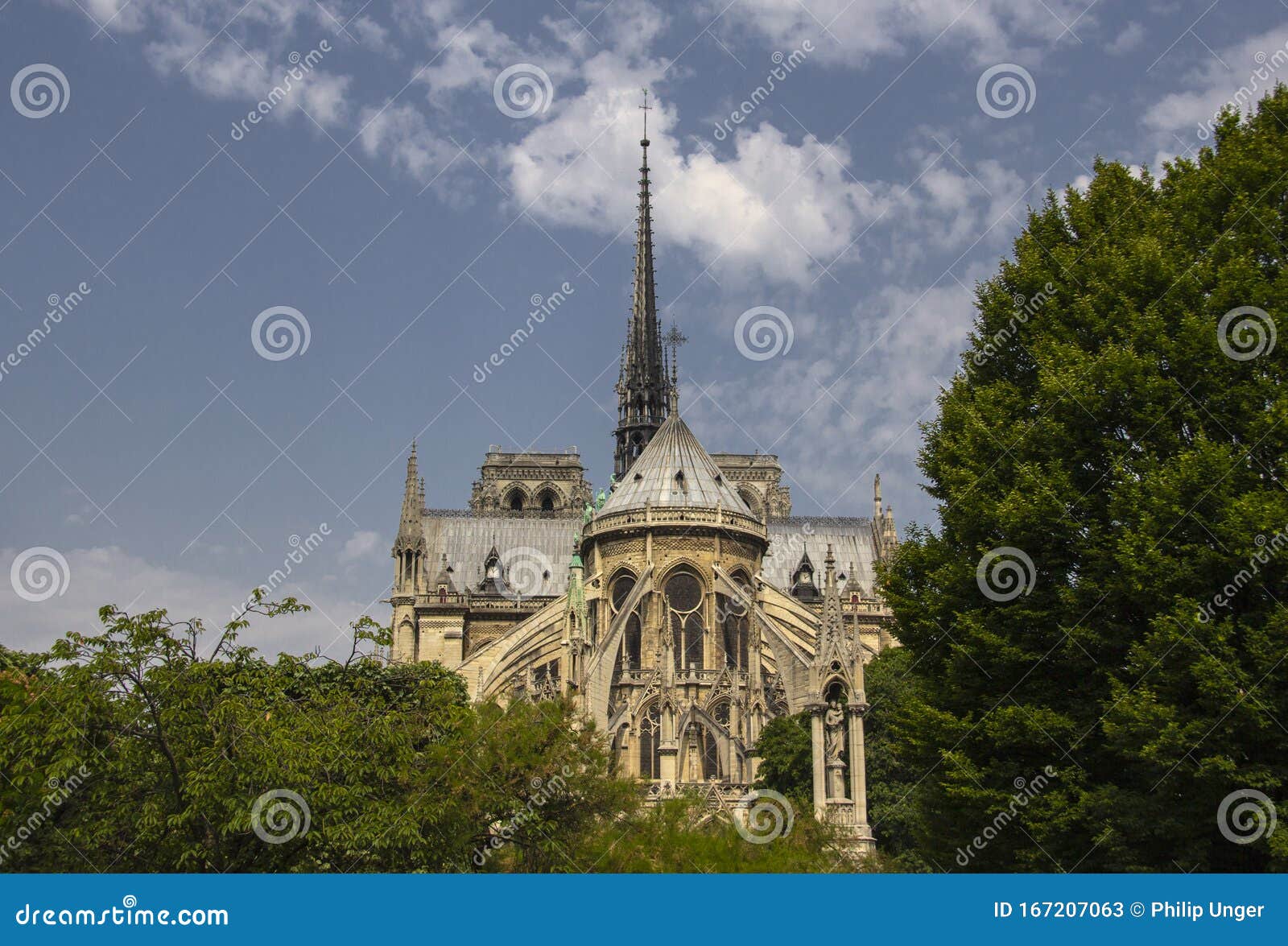 La Catedral De Notre Dame Como Era, París Imagen de archivo - Imagen de verano, dama: 167207063 La Catedral De Notre Dame Como Era, París Imagen de archivo - Imagen de verano, dama: 167207063