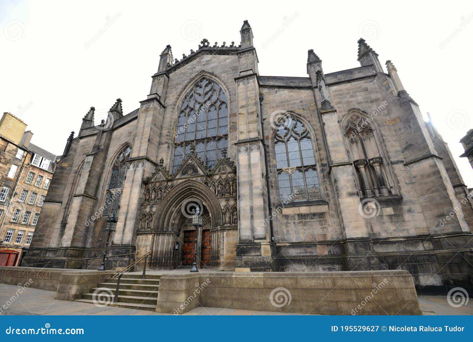 La Catedral De San Giles El Alto Kirk De Edinburgh Es Una Iglesia  Parroquial De La Iglesia De Escocia Situada En El Casco Antiguo Fotografía  editorial - Imagen de exterior, quemadura: 195529627