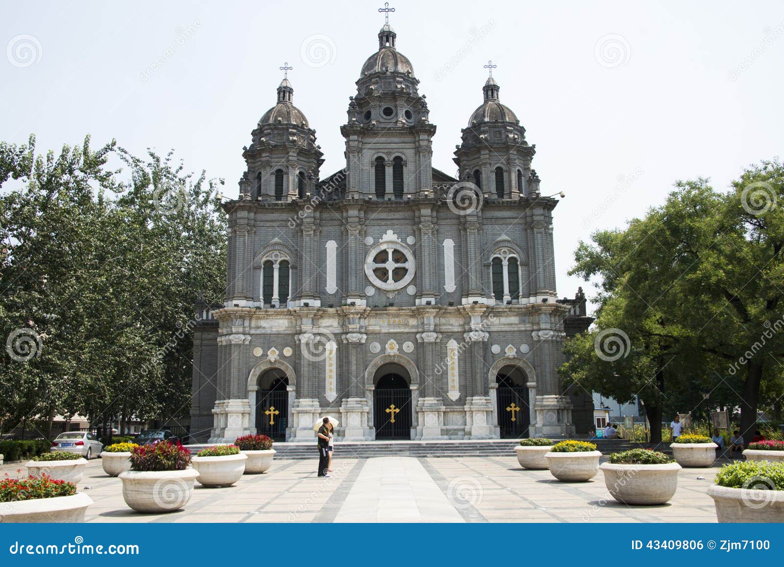 Bâtiment de Martine 1er Décembre trouvé par Jovany La-chine-et-l-asie-pkin-le-wangfujing-l-glise-catholique-l-glise-orientale-43409806