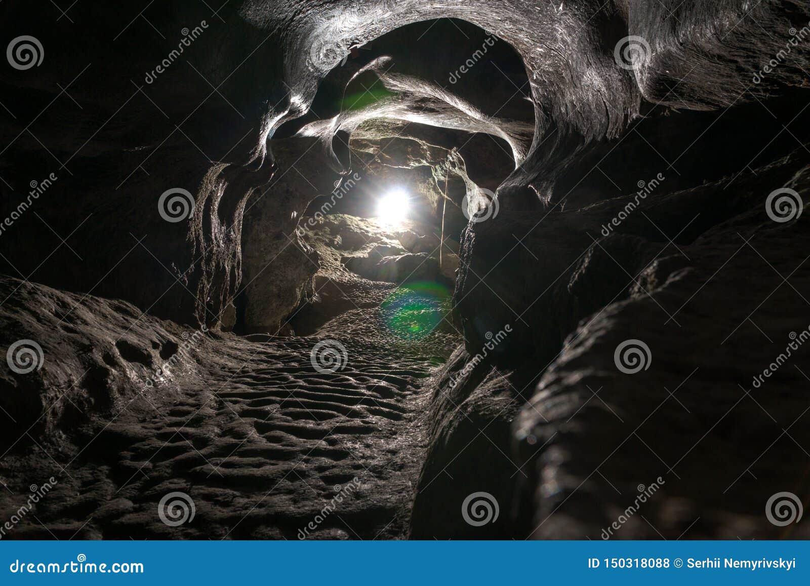 Aventuras en la Cueva Oscura