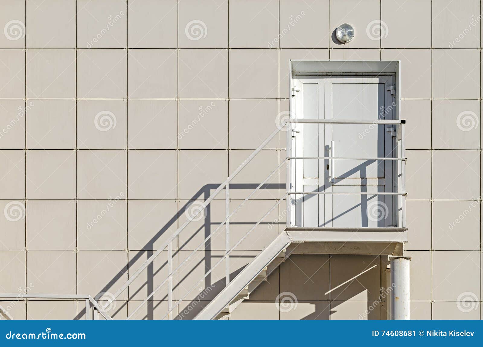 La facciata della costruzione le pareti del pannello composito di ... Disegno Scala Parete