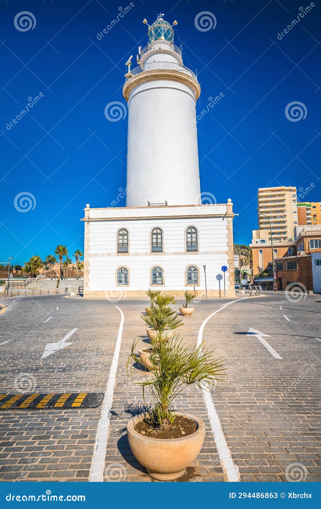 la farola de malaga lighthouse street view