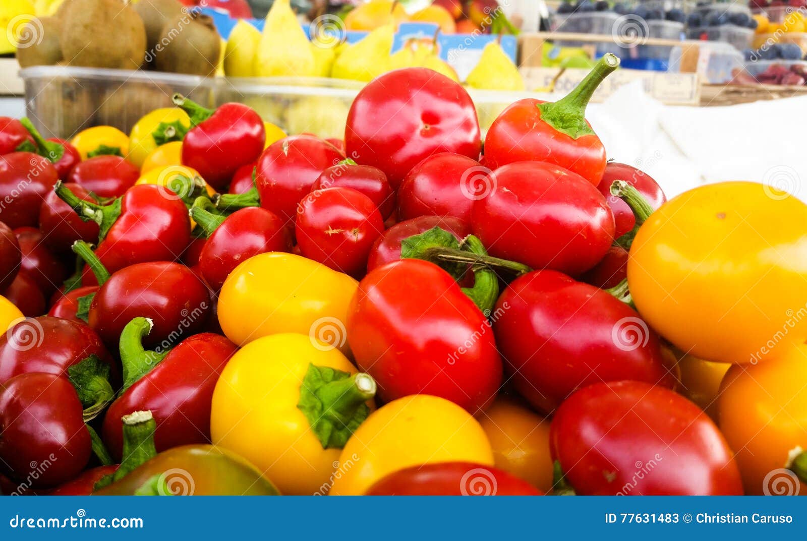 La Frutta E Le Verdure Da Vendere Al Mercato Di Strada