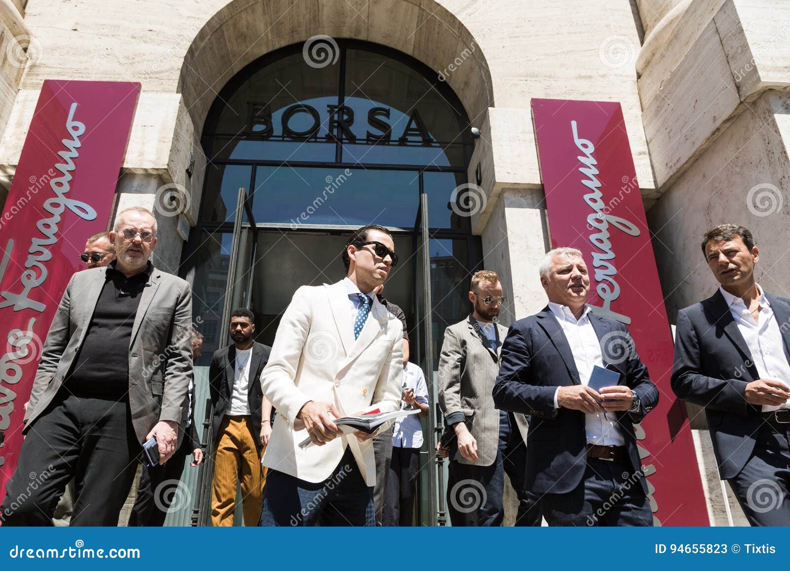 La Gente Alla Moda Al ` S Di Milan Men Adatta La Settimana Fotografia ...