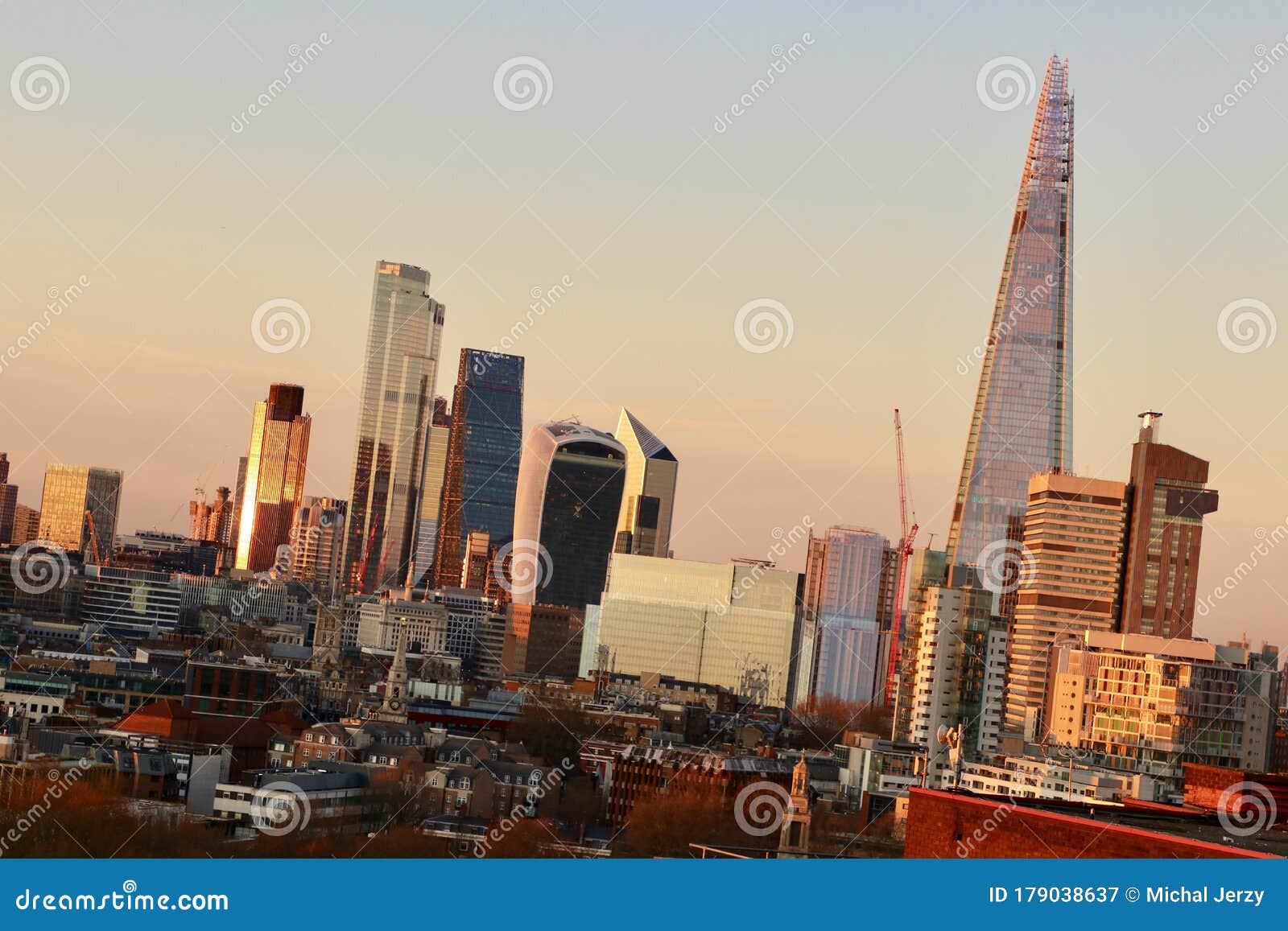 La Gran Puesta De Sol De La Ciudad De Londres Fotografía editorial