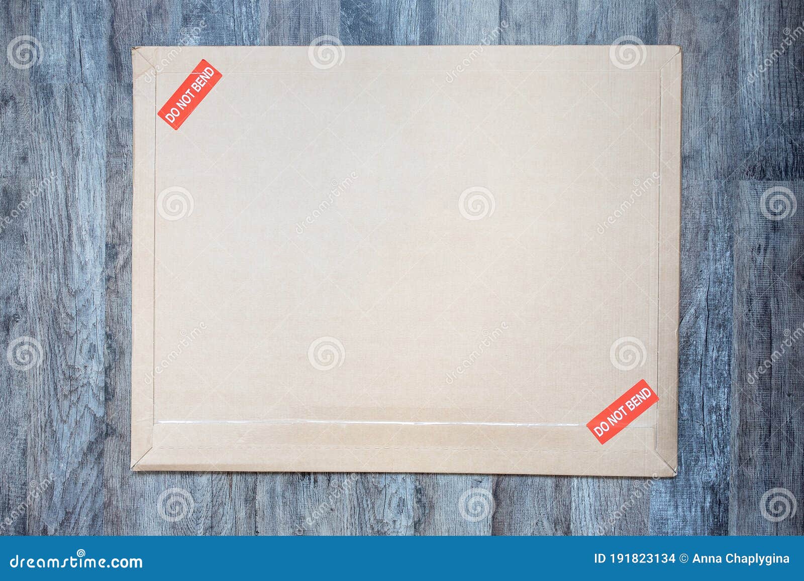 La Grande Enveloppe De Papier De Taille Marquée Ne Se Plient Pas Photo  stock - Image du please, papier: 191823134