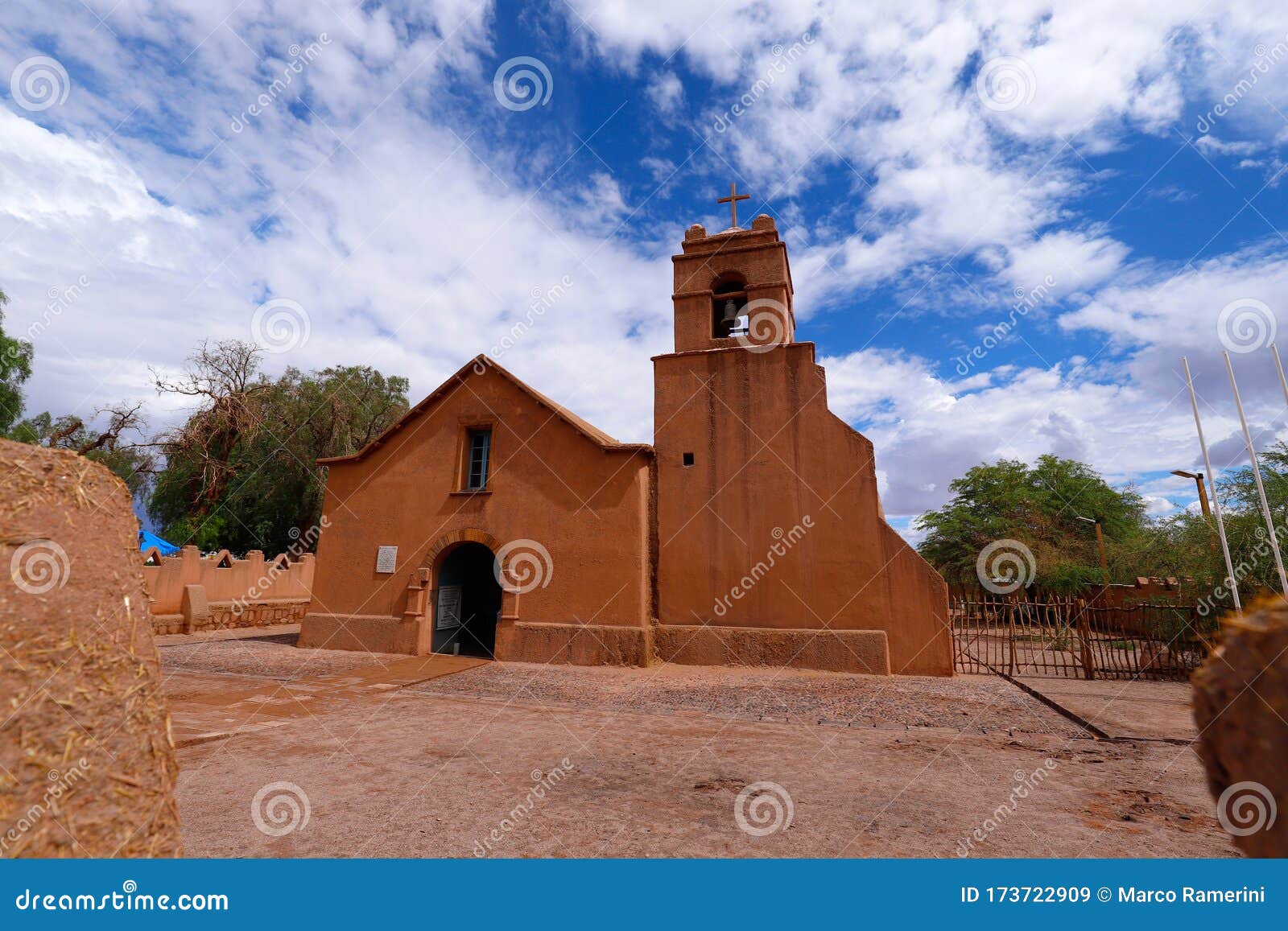 La Hermosa Iglesia De San Pedro De Atacama, Chile Imagen de archivo  editorial - Imagen de desierto, prado: 173722909