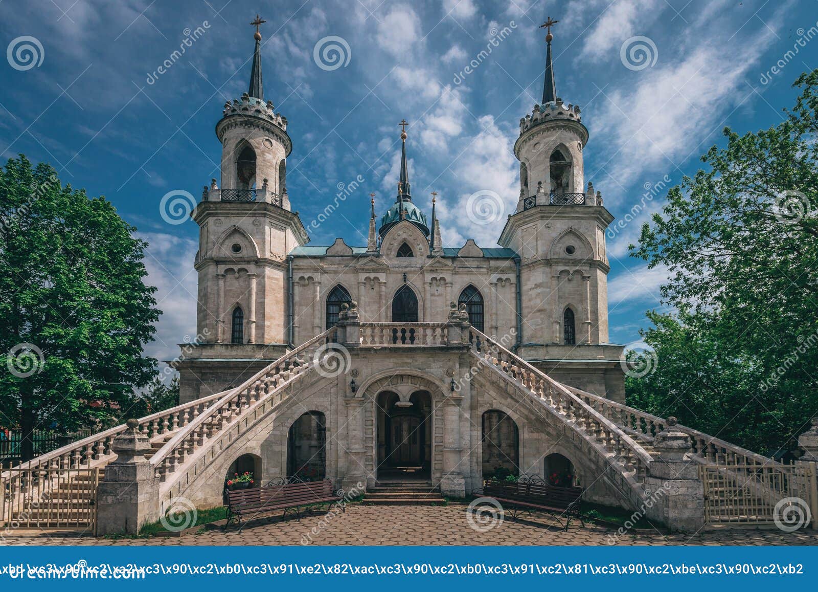 La Iglesia De Los Theotokos De Vladimir En La Mansión Bykovo Foto de  archivo editorial - Imagen de sacudir, cultural: 217473663