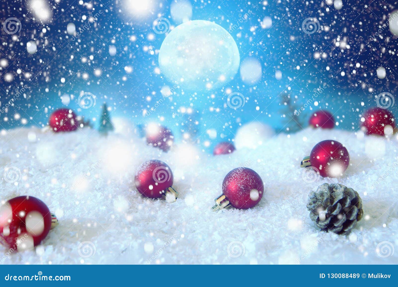 La Magie De Noel De Neige Allume Le Fond Carte De Noel Avec Une Foret D Hiver Et Decorations De Noel Dans Une Nuit Eclairee Par L Image Stock Image Du Foret La Magie De Noel De Neige Allume Le Fond Carte De Noel Avec Une Foret D Hiver Et Decorations De Noel Dans Une Nuit Eclairee Par L Image Stock Image Du Foret