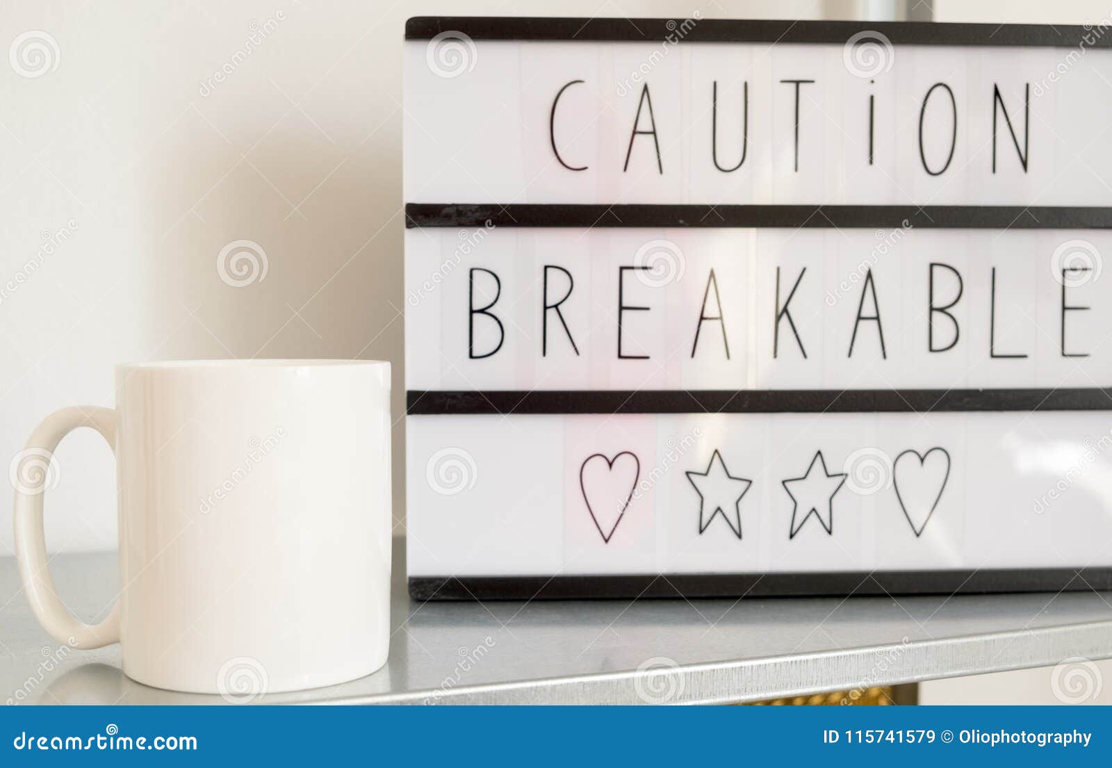 La Moquerie Vide Blanche De Tasse De Cafe S Ajoutent Jusqu A Concoivent Citations En Fonction Du Client Image Stock Image Du Blanche Tasse La Moquerie Vide Blanche De Tasse De Cafe S Ajoutent Jusqu A Concoivent Citations En Fonction Du Client Image Stock Image Du Blanche Tasse