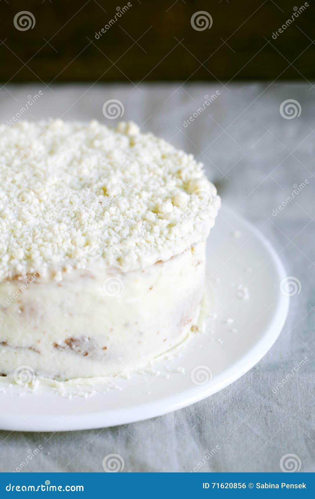 La Noix De Coco Et Le Gateau De Chocolat Blanc Ont Rempli De La Creme Photo Stock Image Du Fete Patisserie La Noix De Coco Et Le Gateau De Chocolat Blanc Ont Rempli De La Creme Photo Stock Image Du Fete Patisserie