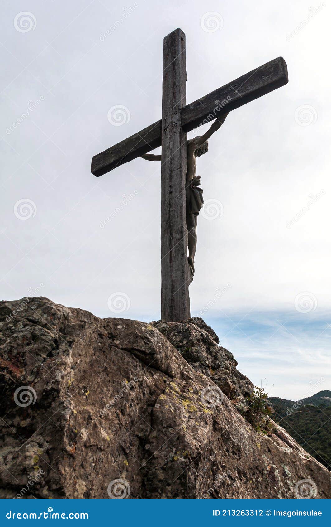 La Pasión Y Muerte De Jesús De Nazaret. Crucifixión. La Representación  Simbólica Del Calvario Con Jesús Crucificado Foto de archivo - Imagen de  nebraska, cordero: 213263312