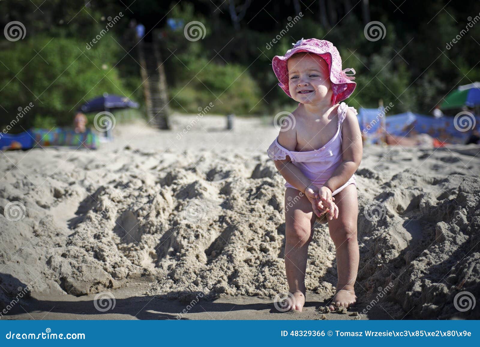 La Petite Fille Veut Faire Pipi Photo Stock Image Du Preschooler Pipi