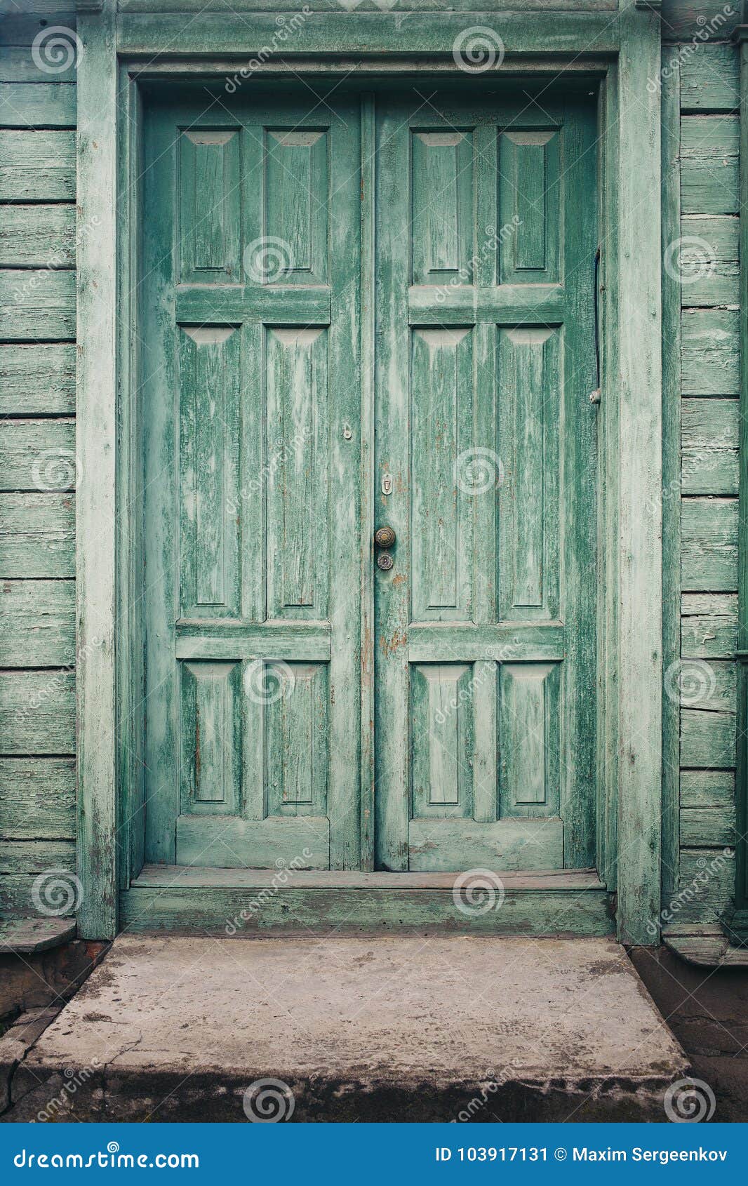 Abre la tienda Mango Outlet en la calle Unió, con prendas de otras  temporadas, image size:1066x1690