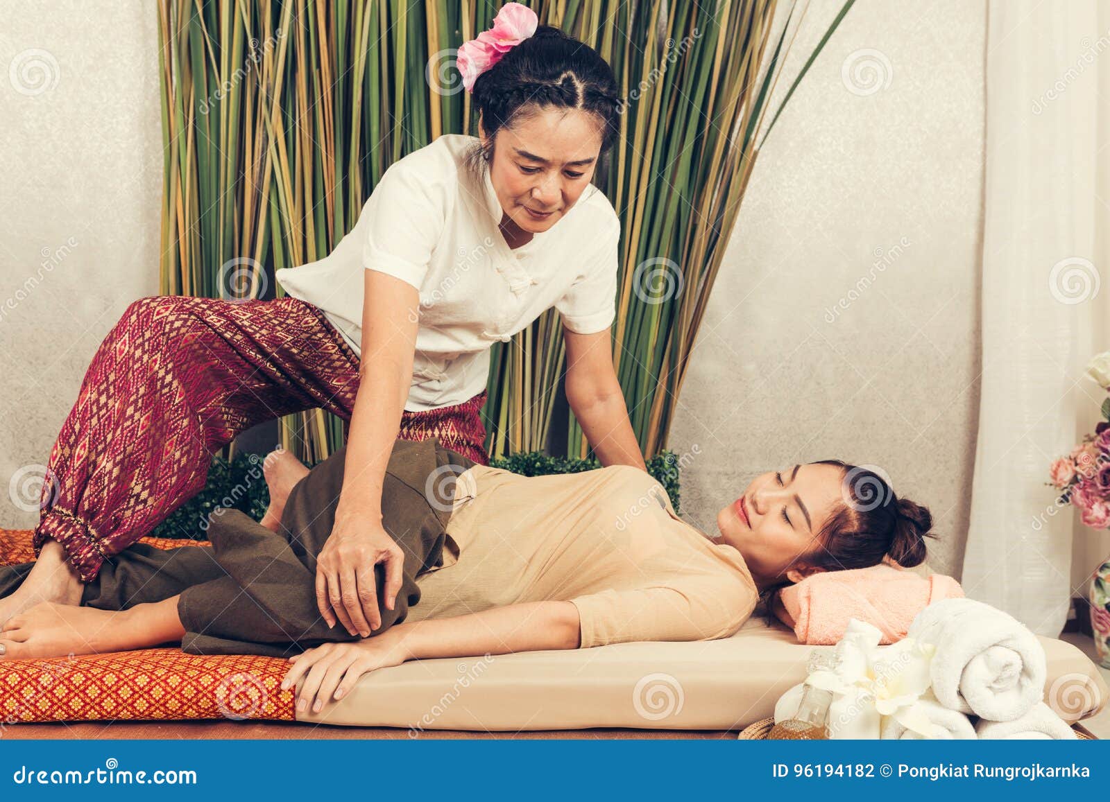 Teen ass massage