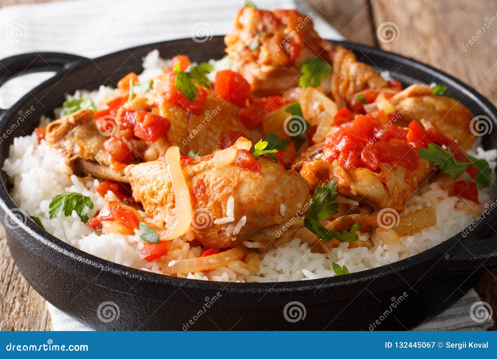 La Recette Haitienne De Poulet Est Un Un Pot De Poulet Tomates