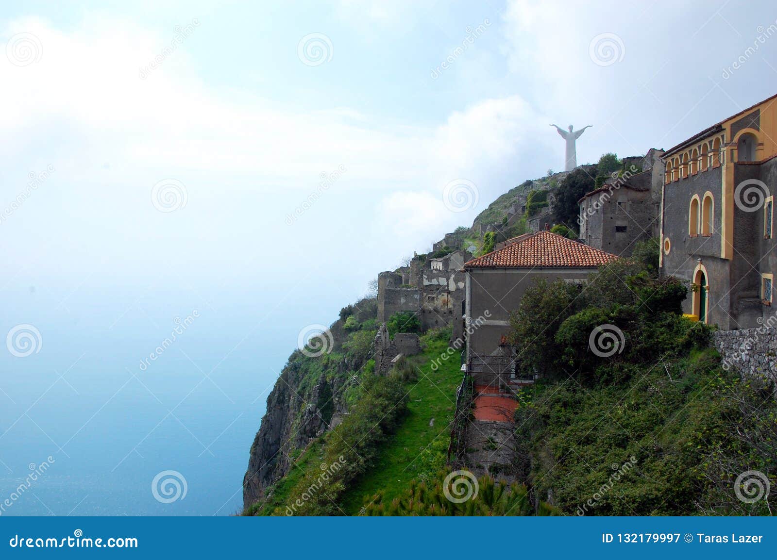 Quanto è Alto Il Cristo Di Maratea La Statua Di Cristo Il Redentore Di Maratea Sulla Cima Del San Biagio