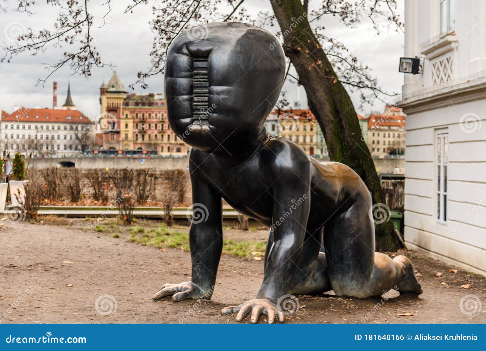 La Statue Du Bebe Geant A Prague Photo Editorial Image Du Destination Jour