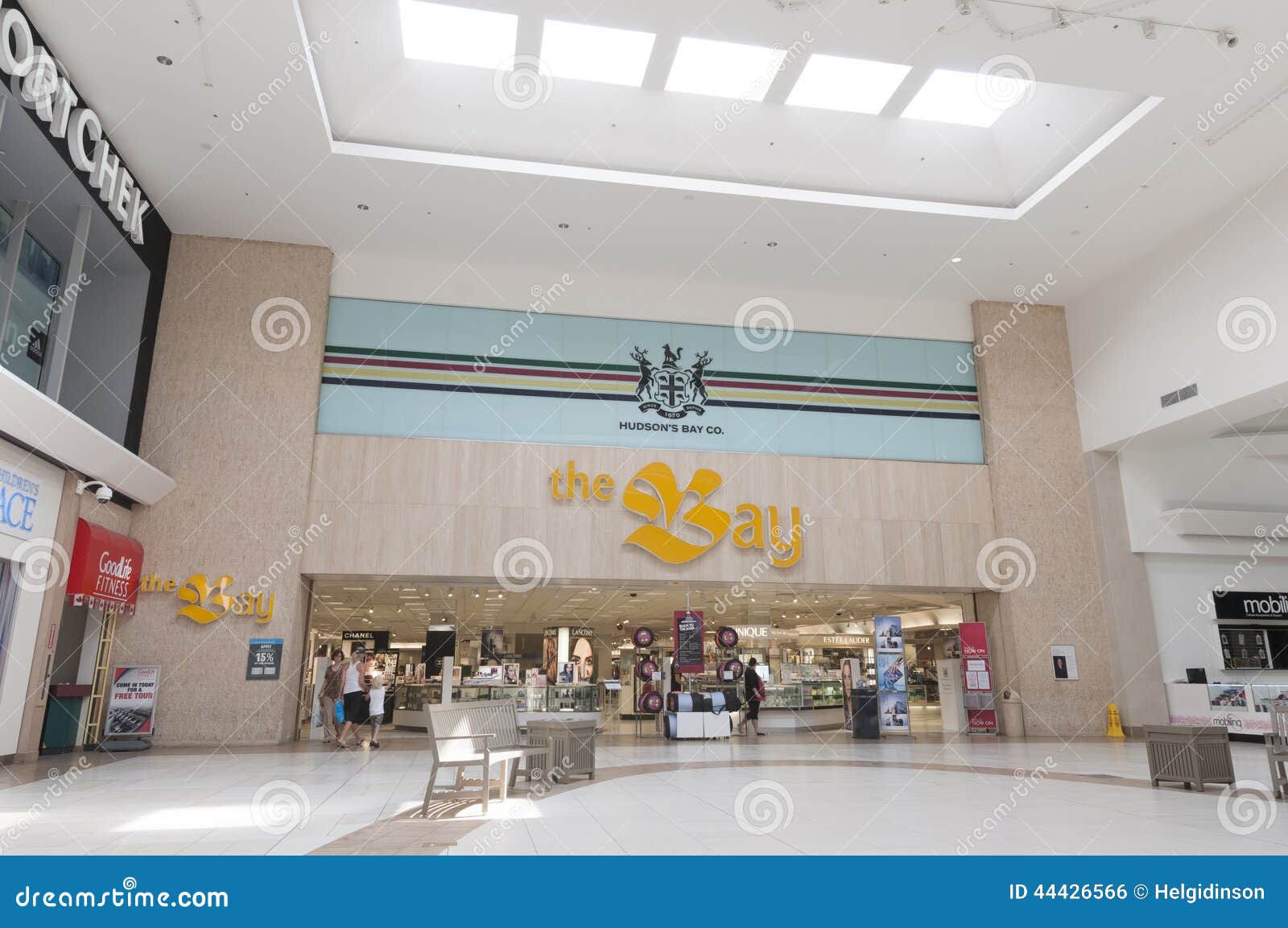 Las Etiquetas De Papel De Bebidas Carbónicas En Botella Del Dulce  Produjeron En Th Imagen editorial - Imagen de conjunto, soda: 108785350, image size:1600x1153