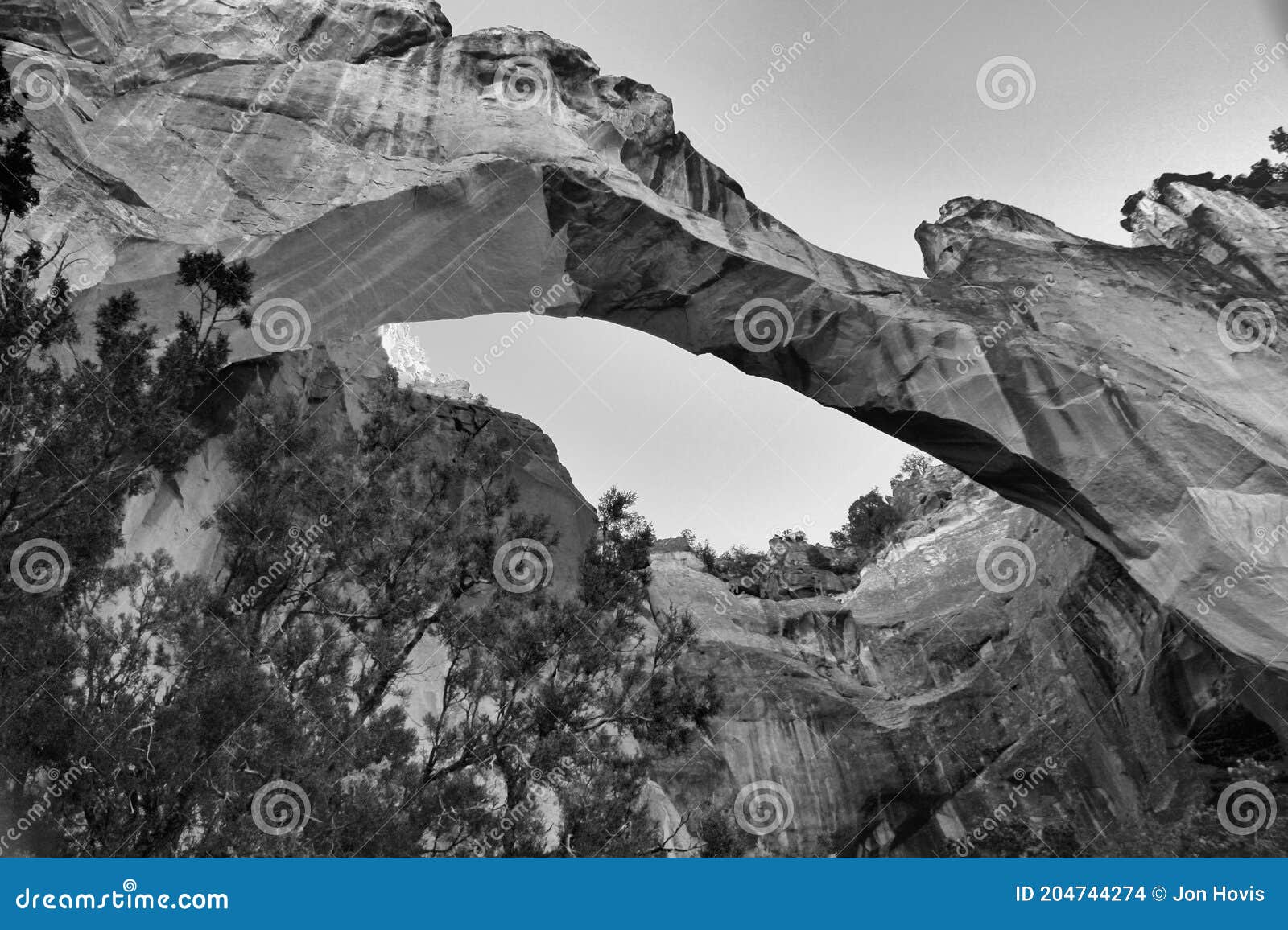 la ventana arch in black & white