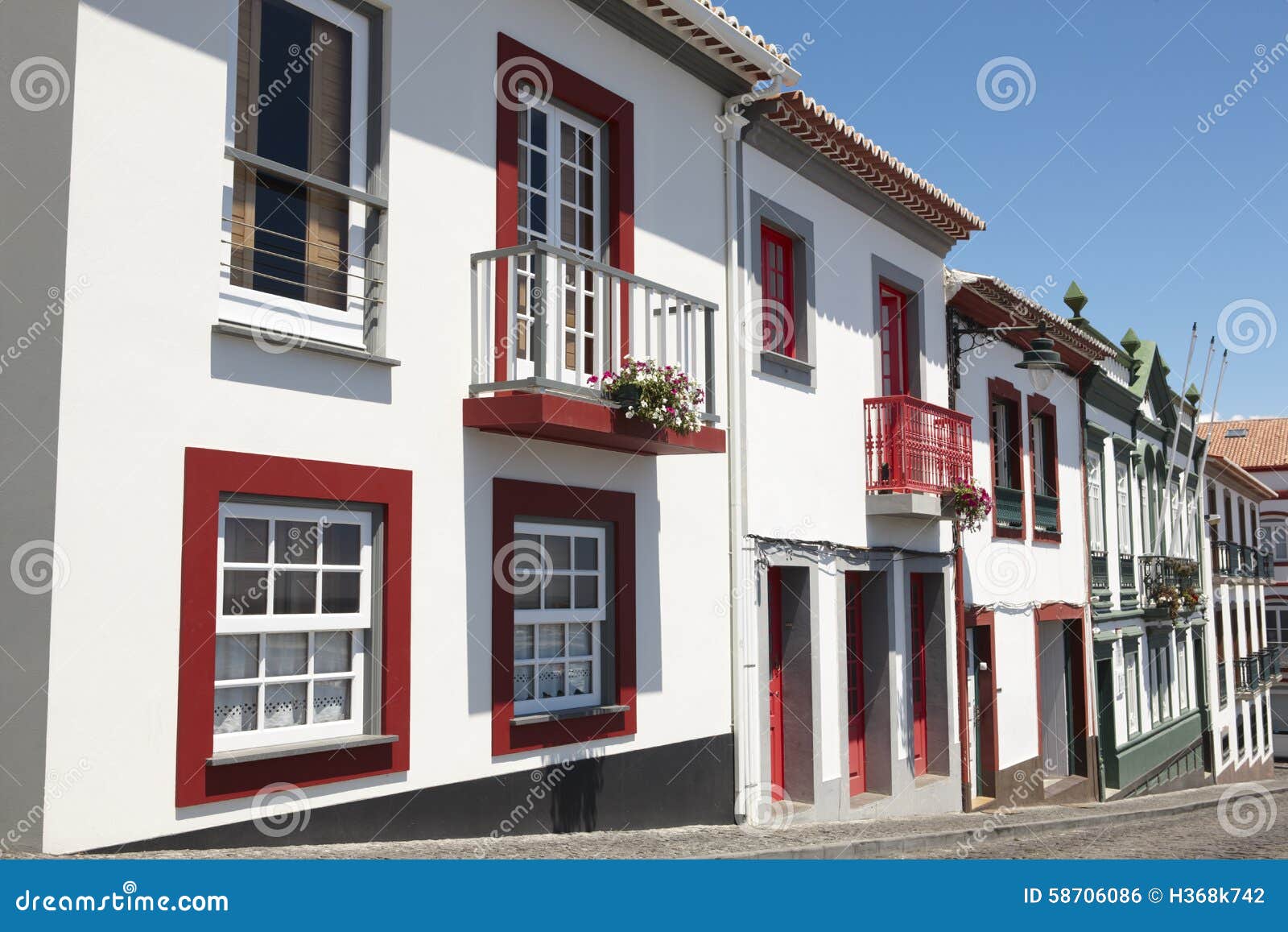 La via tradizionale delle Azzorre in Angra fa Heroismo Isola di Terceira portugal orizzontale