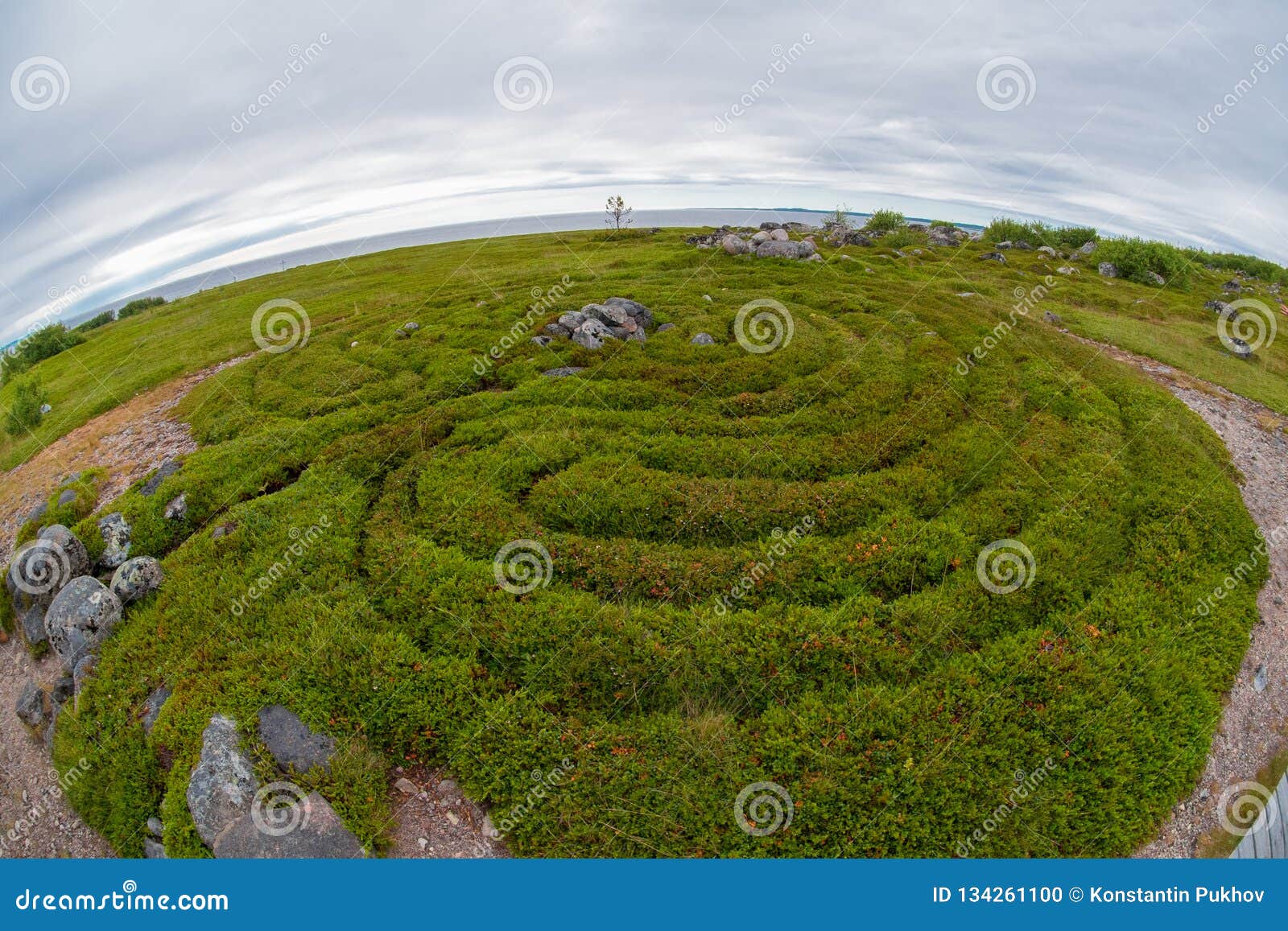 Labirintos De Pedra Na Ilha De Bolshoy Zayatsky Foto de Stock - Imagem de  geometria, musgo: 134261100