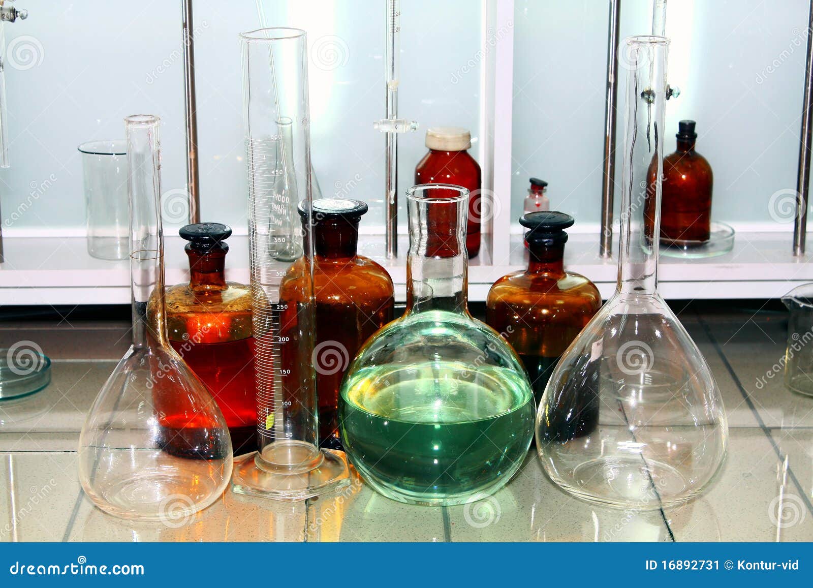 Laboratory beakers stock image. Image of substance, liquid 16892731