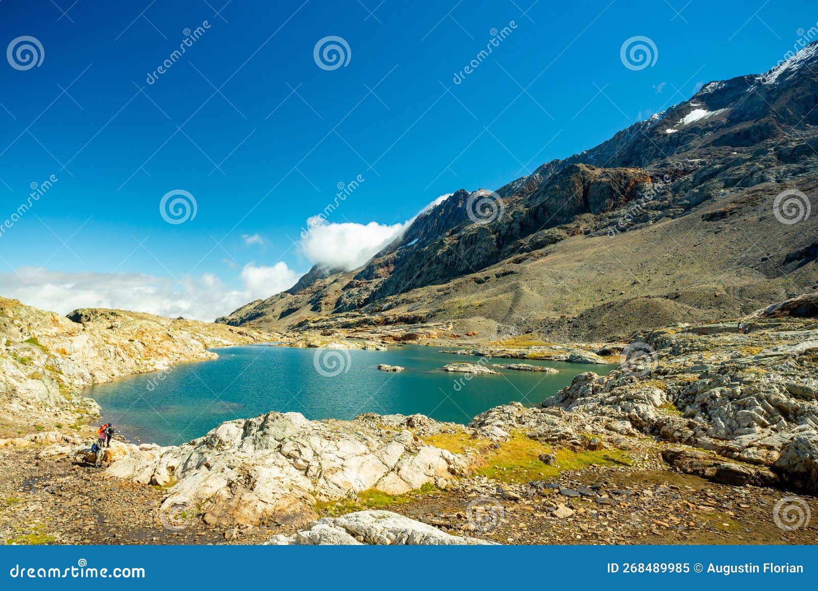 lac du milieu in alpe d`huez region