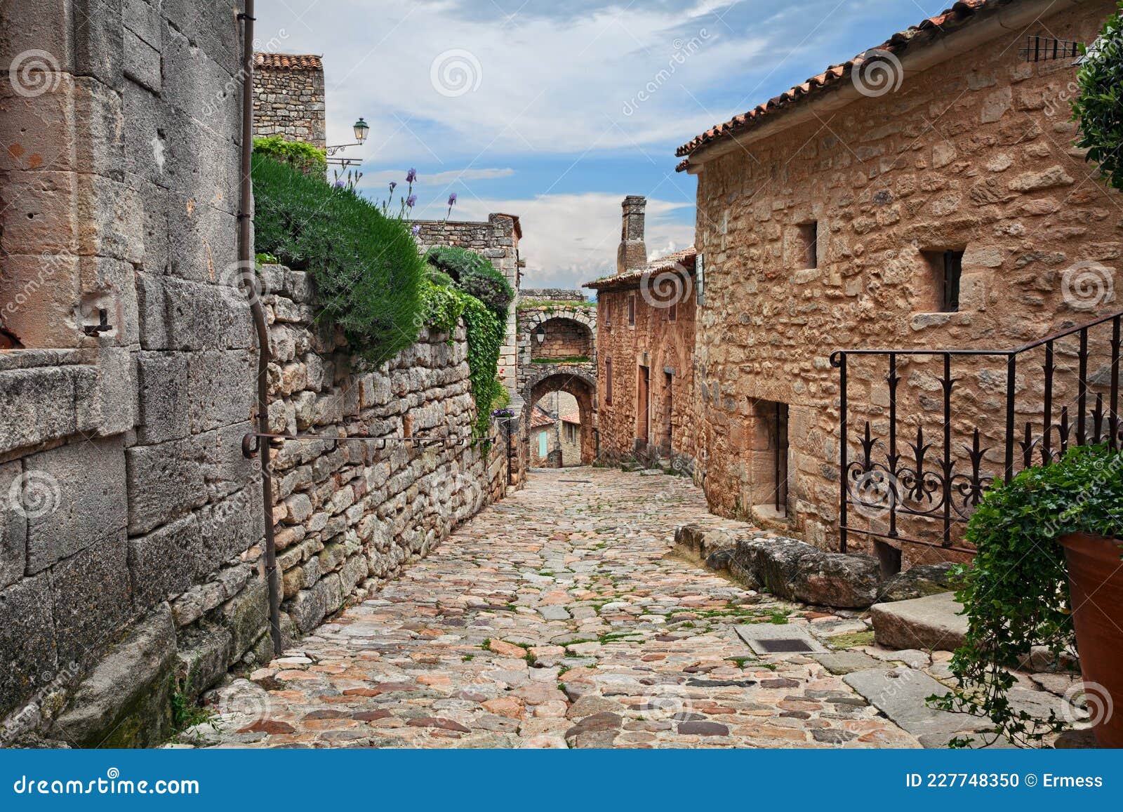 Vaucluse, Provence-Alpes-Cote D`Azur, France: Ancient Alley in the Old Town of the Medieval Village in the Nature O Stock Photo - Image of corner, alley: 227748350